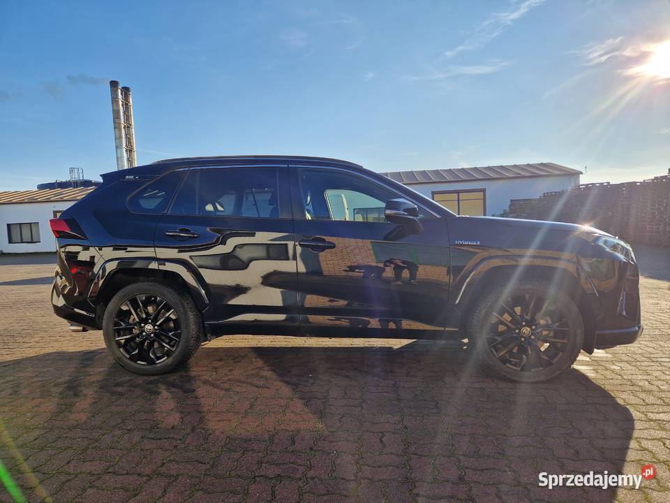 Toyota RAV4 25 Hybrid Black Edition by JBL 4x4 Rok produkcji 2021 Kalisz