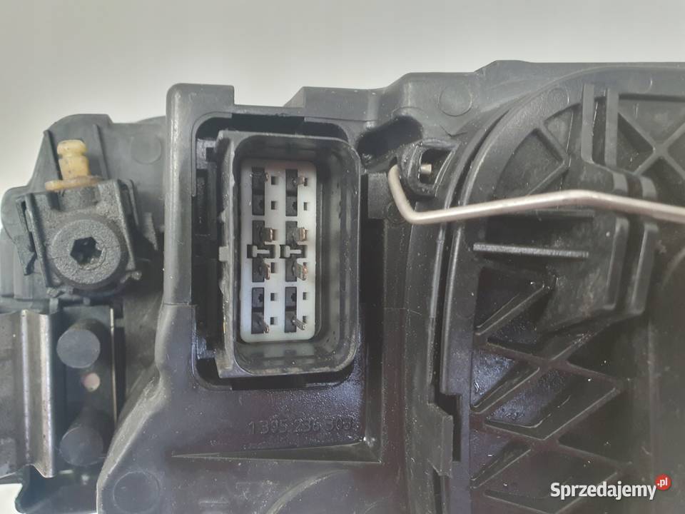 Volvo S40 II V50 LIFT PRZEDNIA LAMPA PRAWA prawy Janów