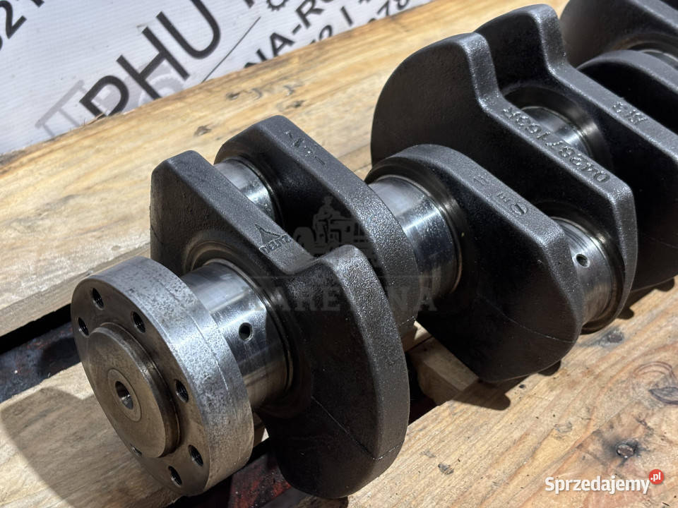 Deutz 04287163R TD 2011 L04 TD2011L04 Wał Jastrzębniki