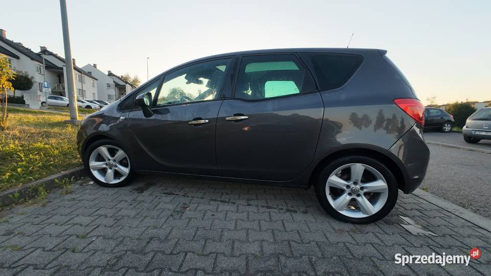 Opel Meriva B panorama czujniki przód tył światła do jazdy dziennej Myślenice sprzedam