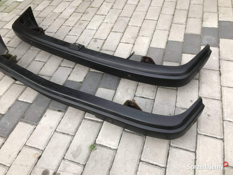 Zderzak przedni P4 Fiat 126p z mocowaniami Włoszczowa
