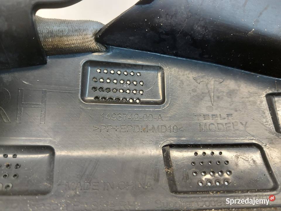 TESLA MODEL Y 2023r Ślizg mocowanie zderzaka dolnośląskie sprzedam