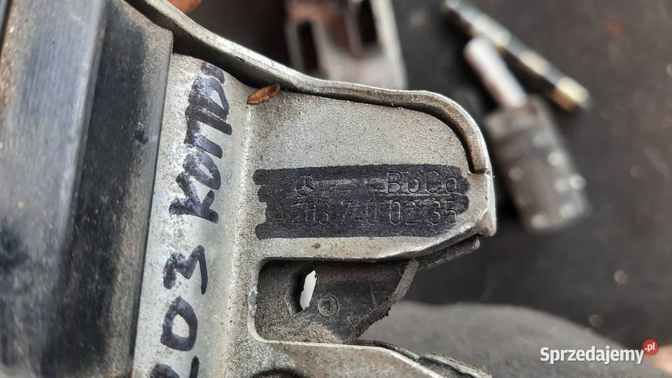 zamek klapy tylnej Mercedes C kombi 0004r osobowe Dębno