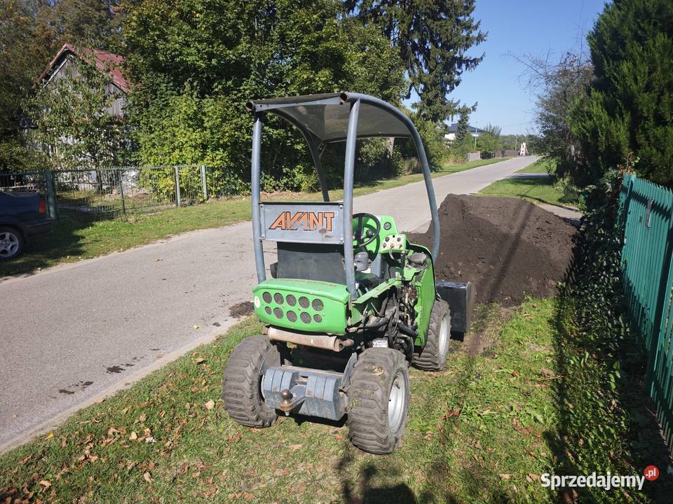 Mini ładowarka AVNT 220 sprawna szeroka łyżka Trojanów