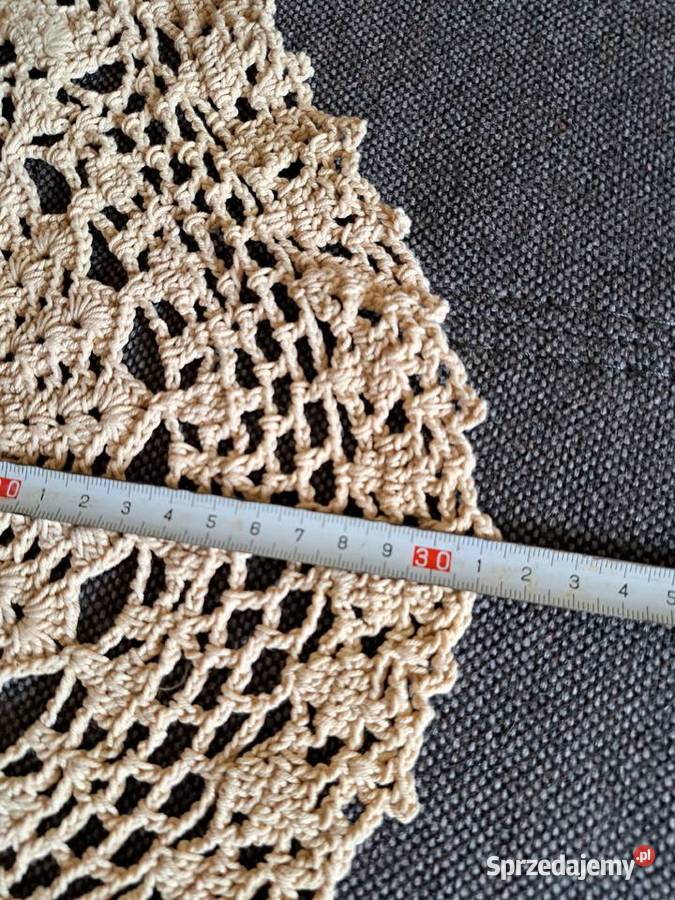 Dwie serwetki vintage ecru robione na szydełku beżowy