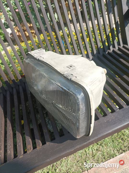 Audi 100 C2 lampa przednia prawa mazowieckie
