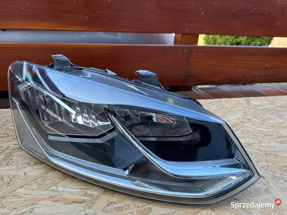 Lampa przednia P Polo 6C Volkswagen OE 6C1941006 Części samochodowe