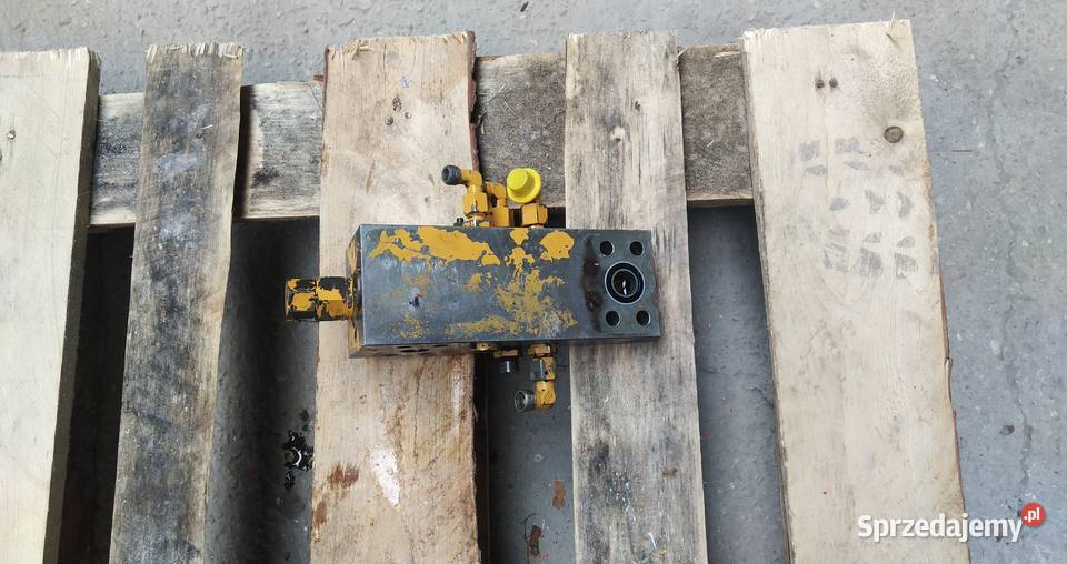 7 WYJŚĆ KOSTKA ZAWÓR ZAMEK HYDRAULICZNY LIEBHERR Części do maszyn budowlanych świętokrzyskie Kielce