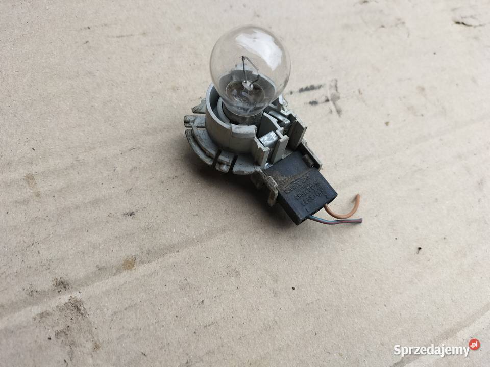 AUDI 80 B3 B4 A6C4 OPRAWKA ŻARÓWKI TYLNEJ LAMPY osobowe Kamień-Kolonia sprzedam