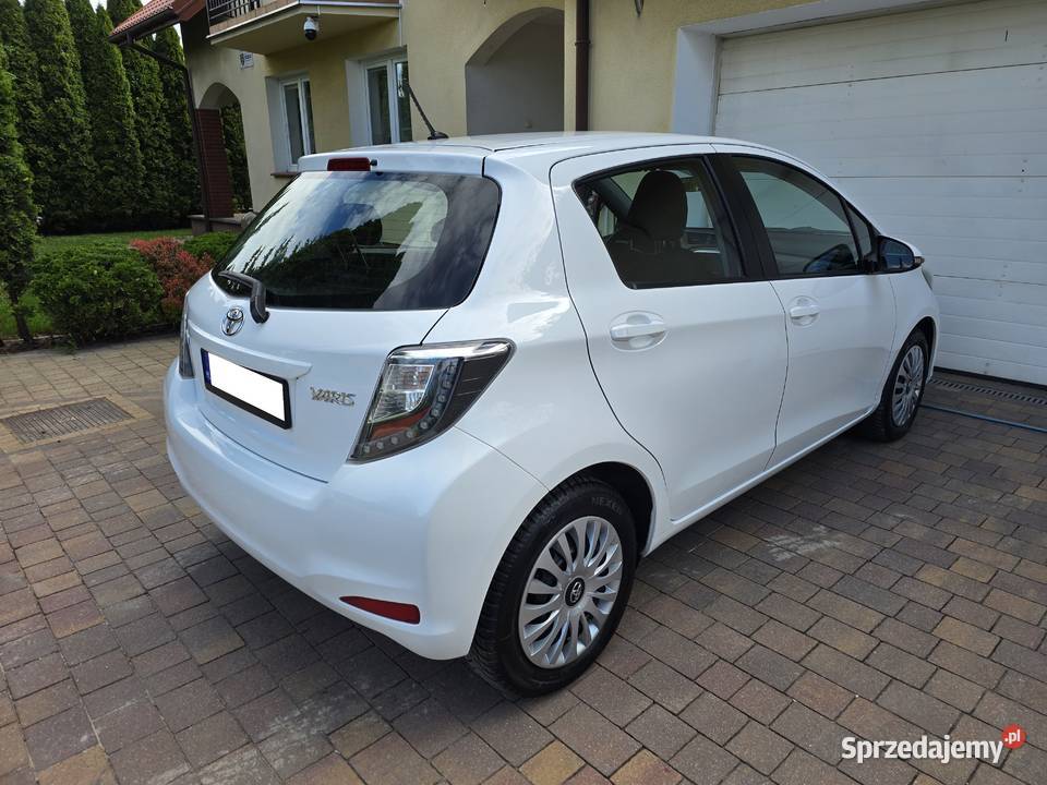 Toyota Yaris 10 VVTi Edition 2014 Karczew