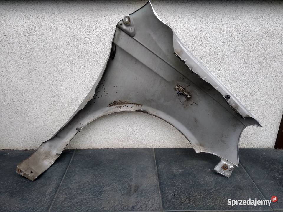 Toyota Yaris I LIFT FL błotnik lewy kierowcy Sieradz
