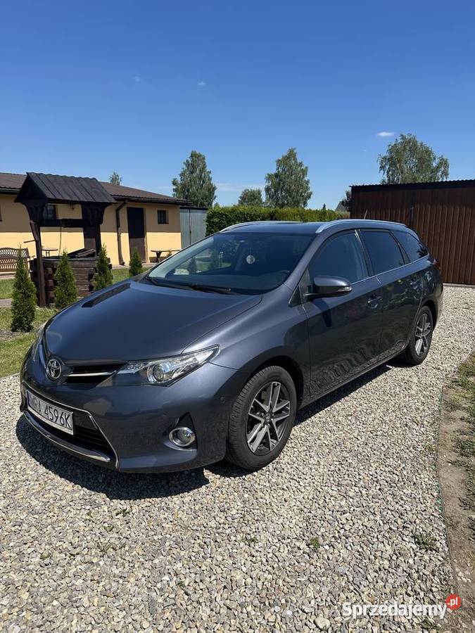 Toyota Auris 2015r 16 Benzyna mazowieckie Radom