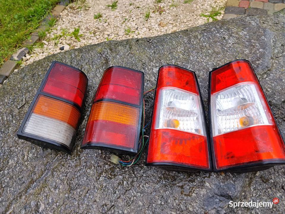 Na zdjęciu widoczne są dwa różne komplety Sierpc