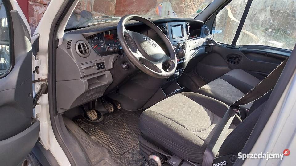 IVECO 35S13 23 Diesel 2014r 7osobowy nieuszkodzony Suchedniów sprzedam