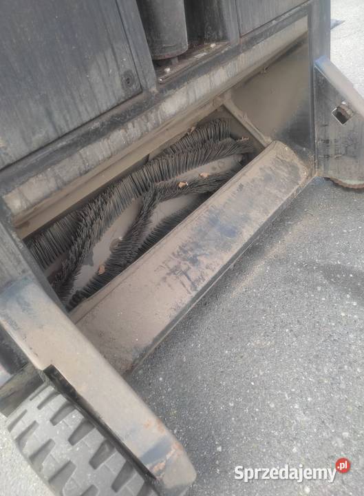 Zamiatarka szorowarka GUTBROD B 1320D Diesel Pozostałe małopolskie Zbylitowska Góra
