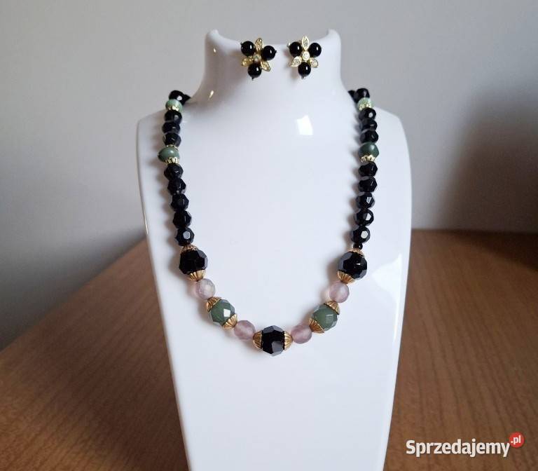 Zestaw korale w stylu klasycznym i klipsy