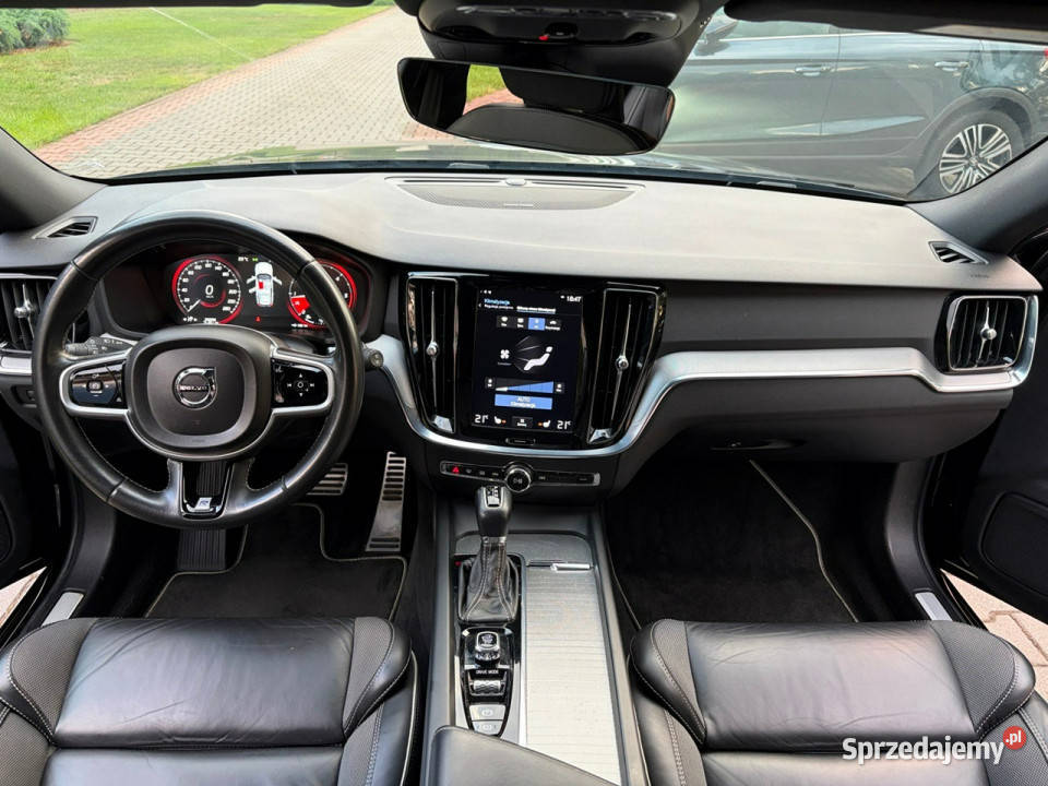Volvo V60 20 D4 190 RDesign Panorama Skóry Lipówki sprzedam