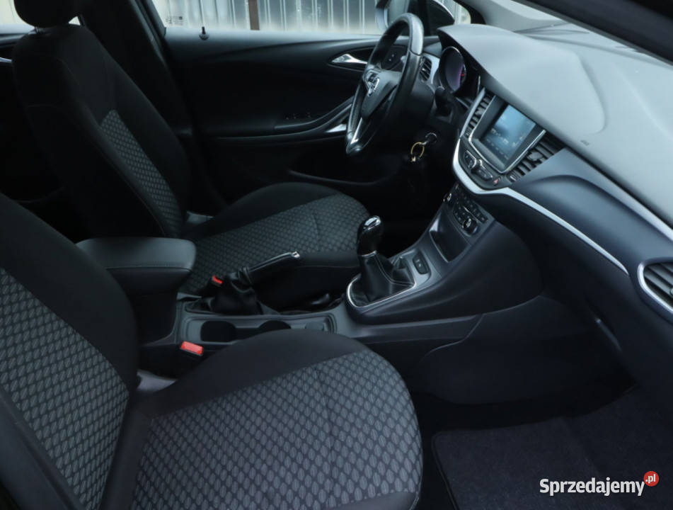 Opel Astra 14 T Rok produkcji 2017 Piaseczno