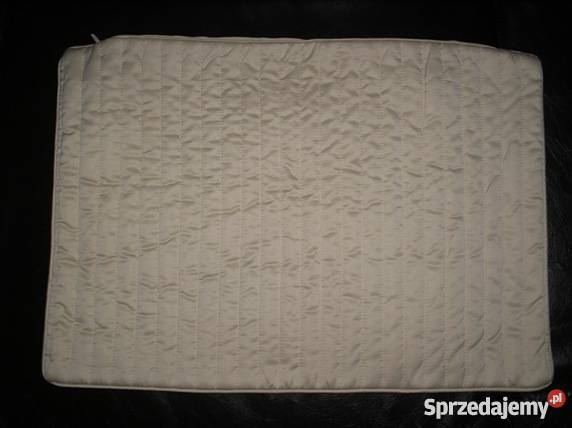 Pikowana beżowa poszewka na dużą poduszkę 41 x Kraków