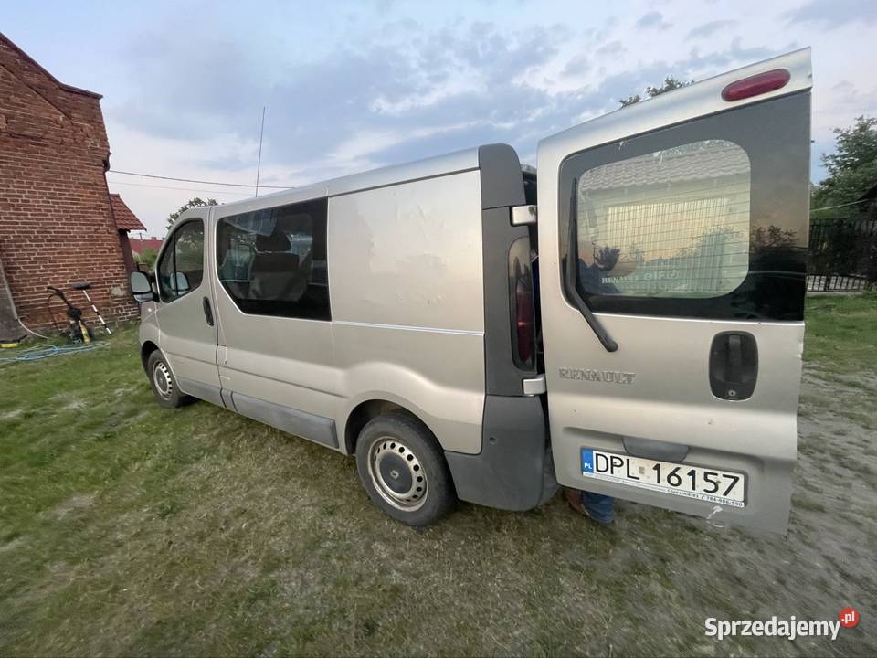 Trafić 19 6 biegów silnik bez rdzy 6 osób Rok produkcji 2002 Orsk