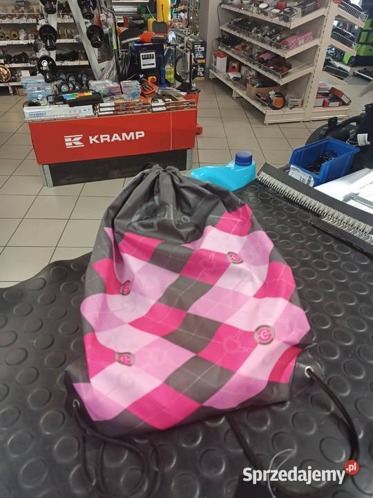 Worek z zestawem akcesoriów do czyszczenia konia Wieluń