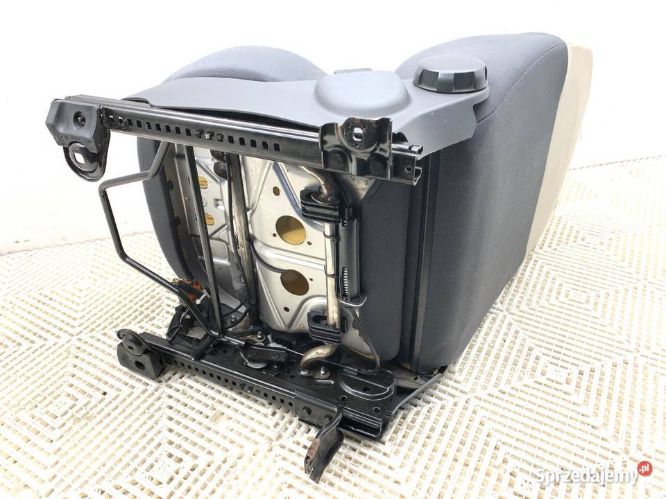 FOTEL PRAWY PRZÓD FIAT 500 Hatchback SIEDZENIE