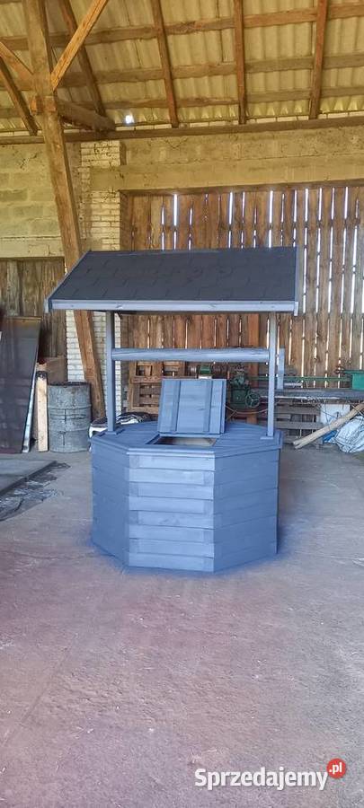 Drewniana obudowa studni mazowieckie Żeleźniki