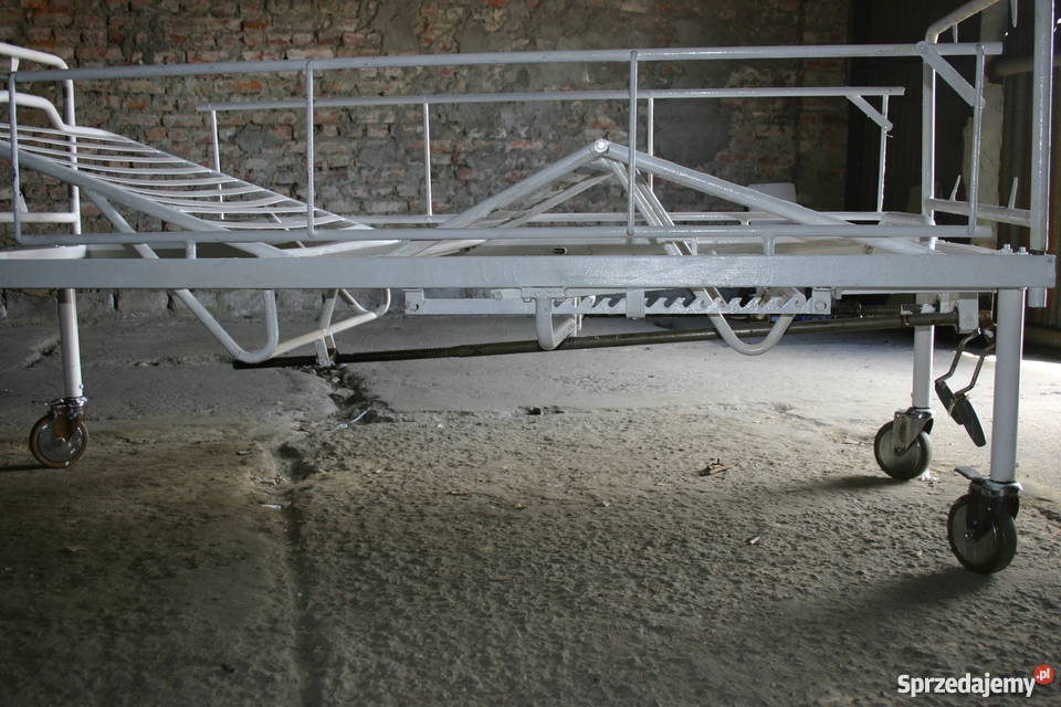 Łóżko szpitalne na kółkach regulowane