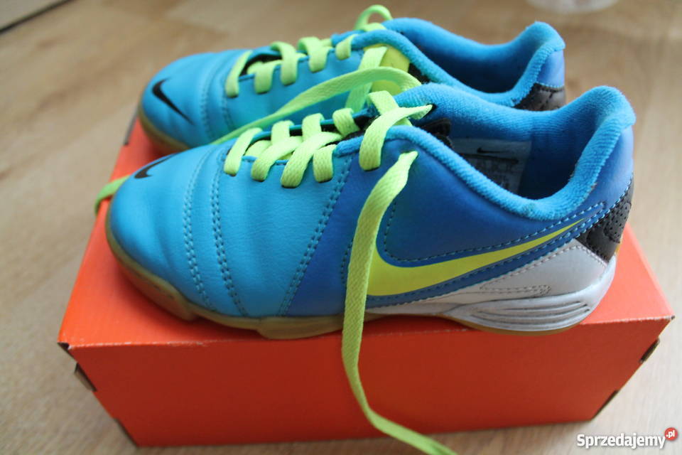 Halówki Nike JR CTR360 Enganche III IC 28 kolorowy Leżajsk