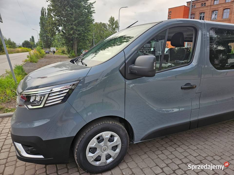 RENAULT Trafic Blue dCi 150 Euro 6 Trafic Kombi diesel Warszawa