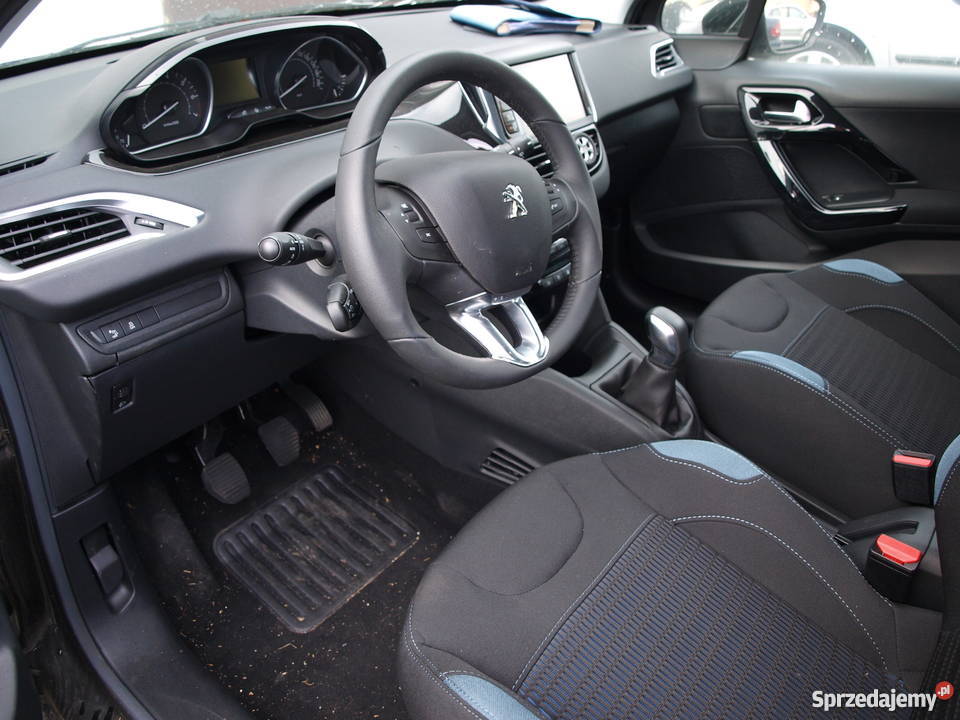 Peugeot 208 12 VVTi Premium czarny met 2700 Kalisz