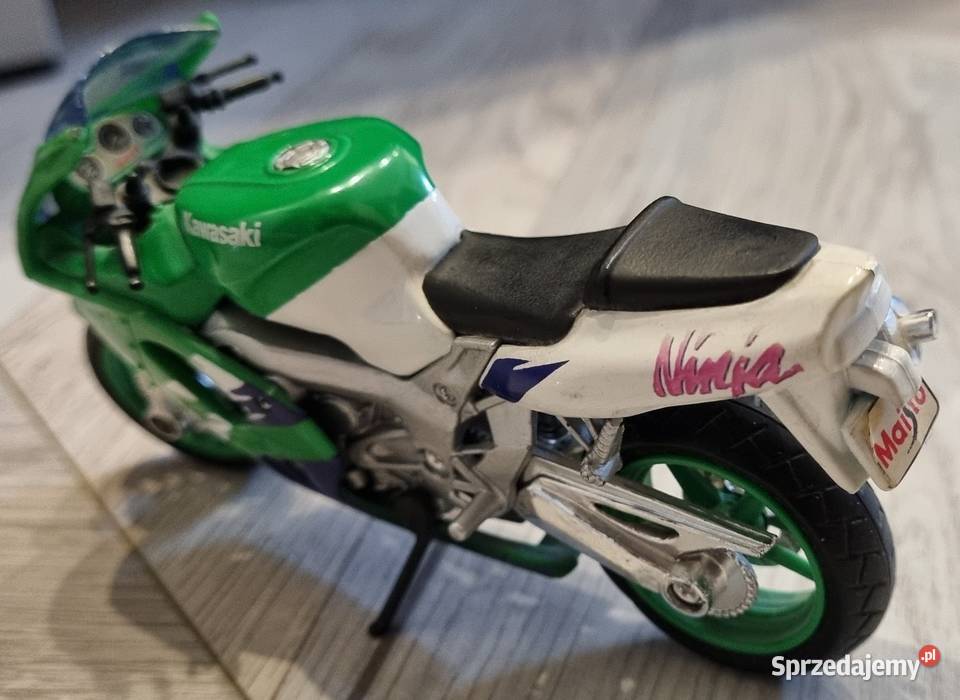 Kawasaki Ninja ZX9R Maisto 118