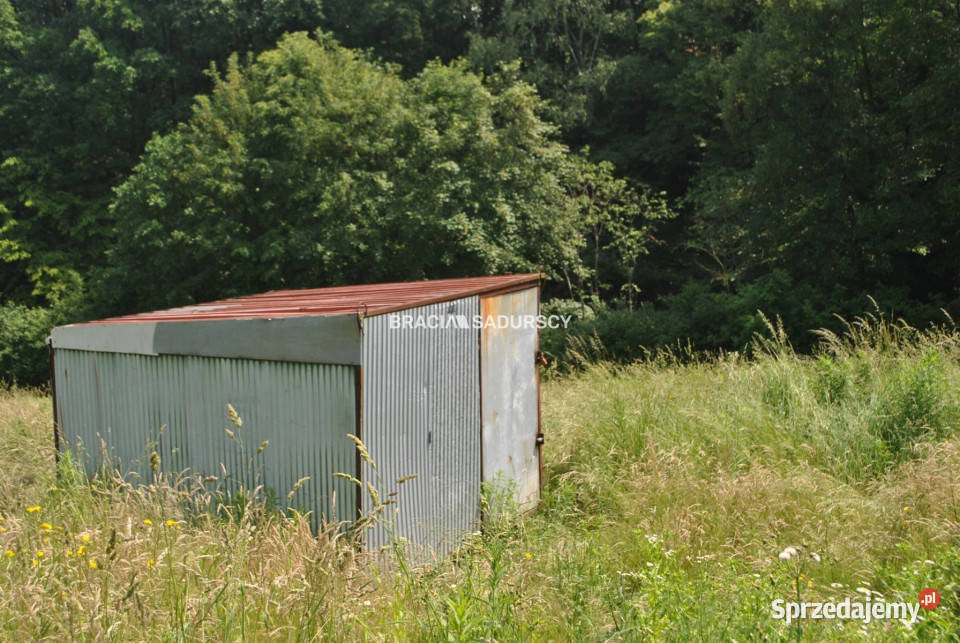 Ogłoszenie grunt Kraków Fosą 2960m2 utwardzona
