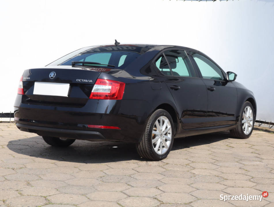 Skoda Octavia 14 TSI światła przeciwmgielne Łódź