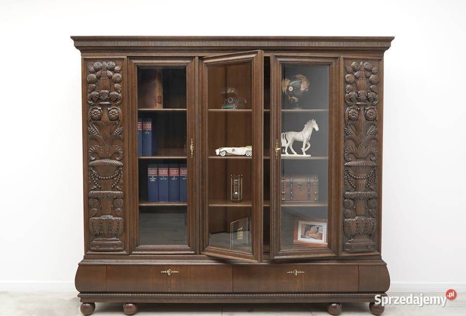 Dębowa biblioteka z lat 20tych XXw Jerka