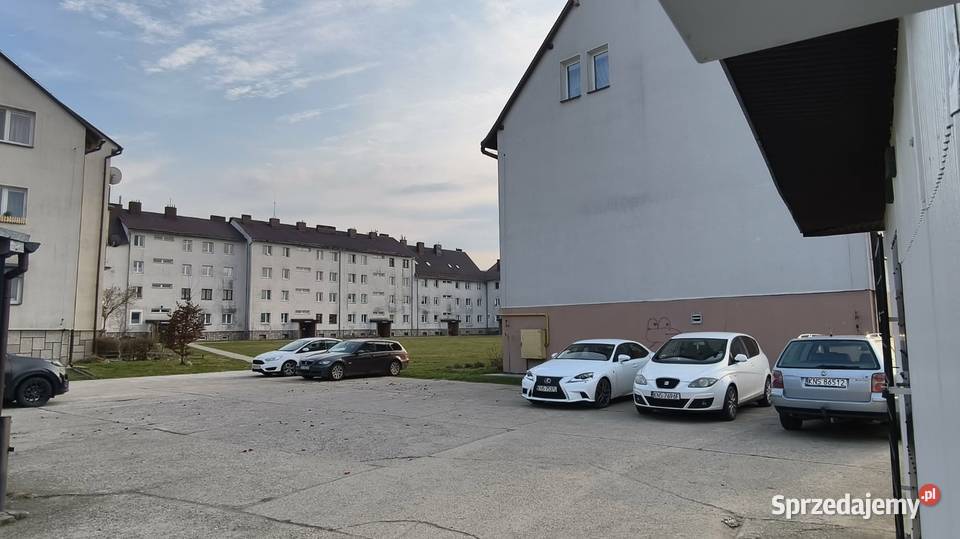 Lokal na wynajem na osiedlu w Gołkowicach koło małopolskie