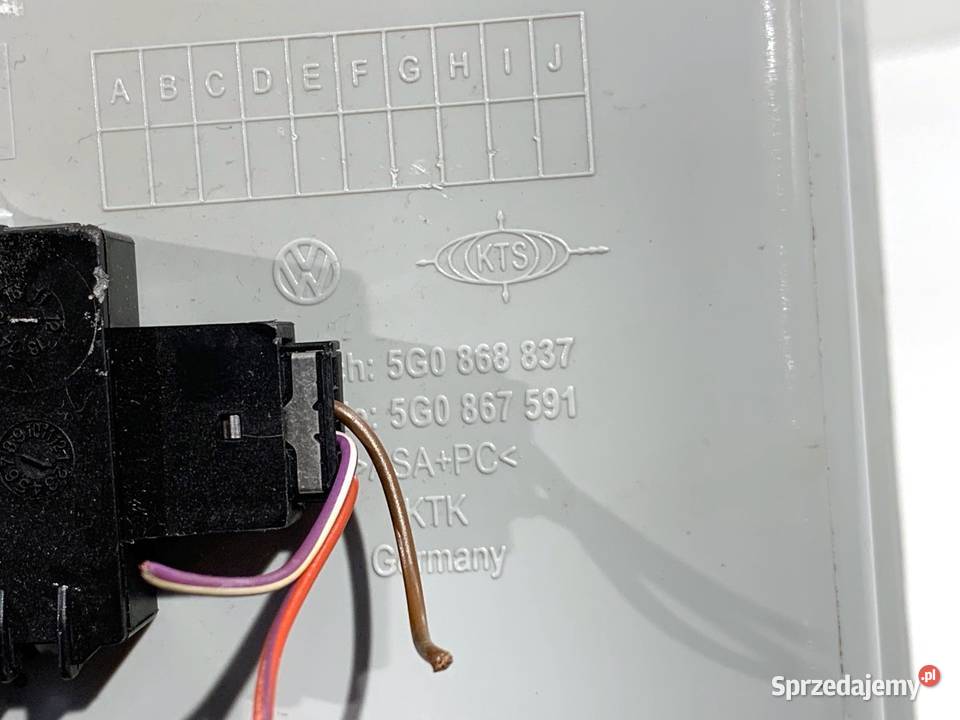 LAMPKA SUFITOWA VW GOLF VII 5G0868837 Hatchback