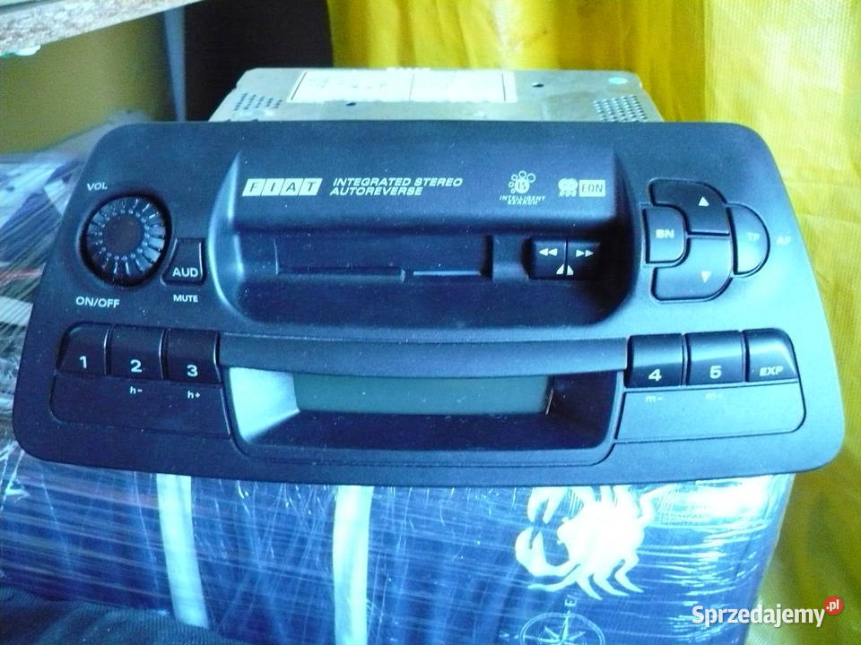 konsola FIAT radiomagnetofon