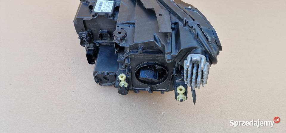 VW TIGUAN III REFLEKTOR LAMPA LED PRAWA