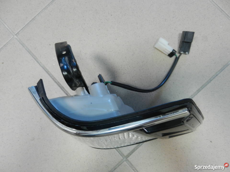 Nissan Bluebird lampa pozycyjna przednia Lewe Oświetlenie Gdańsk