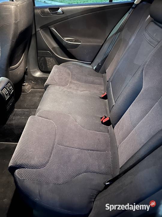 Volkswagen Passat b6 16 benzyna elektrycznie ustawiane fotele Samochody osobowe Kiełczów