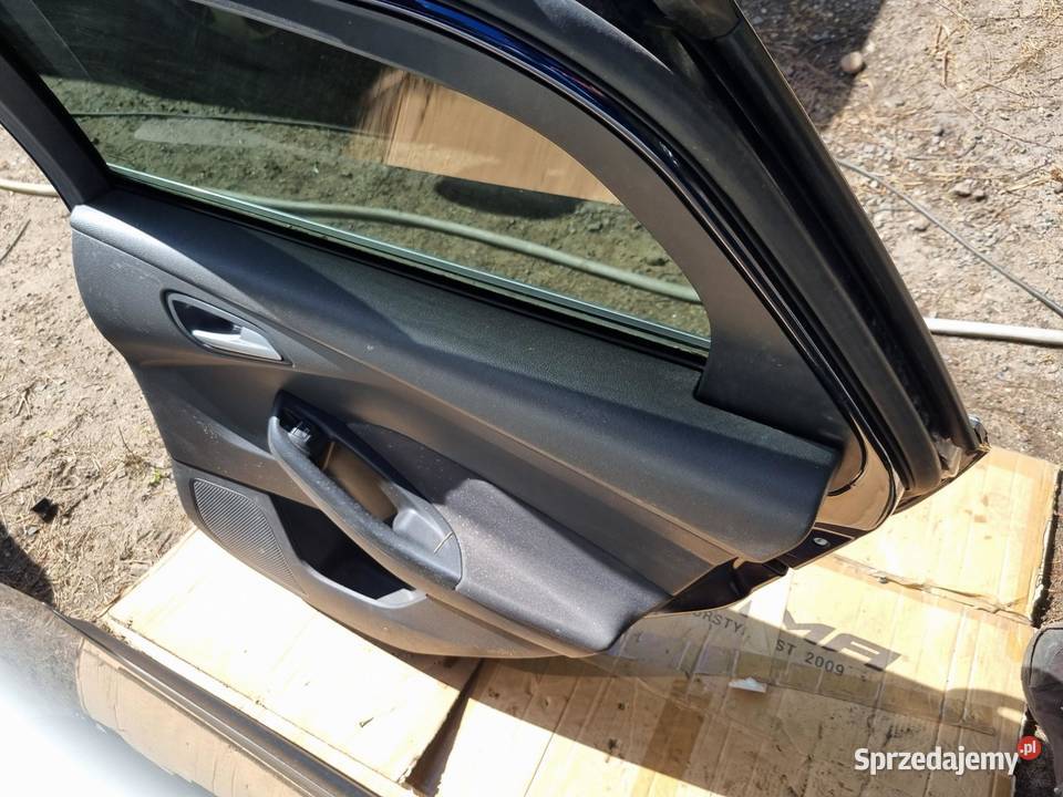 DRZWI PRAWY TYŁ TYLNE FORD FOCUS MK3 KOMBI Drzwi
