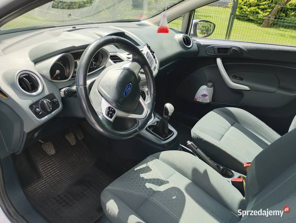 Sprzedam Ford Fiesta MK7 16 TDCi Borów sprzedam