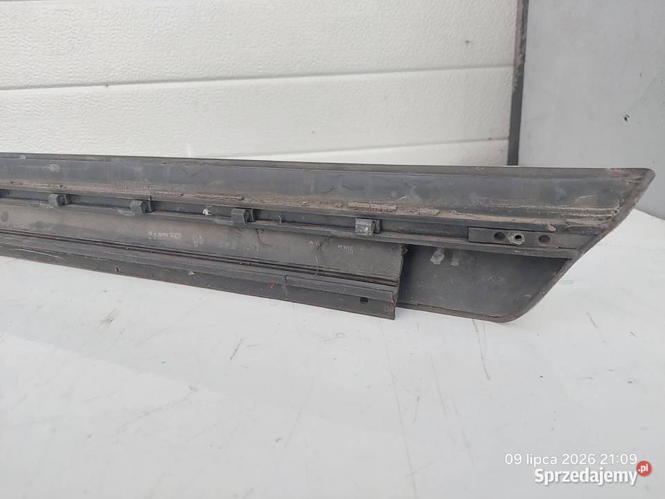 AUDI A8 D3 42 TDI 0510 LISTWA DRZWI DOLNA PRAWA