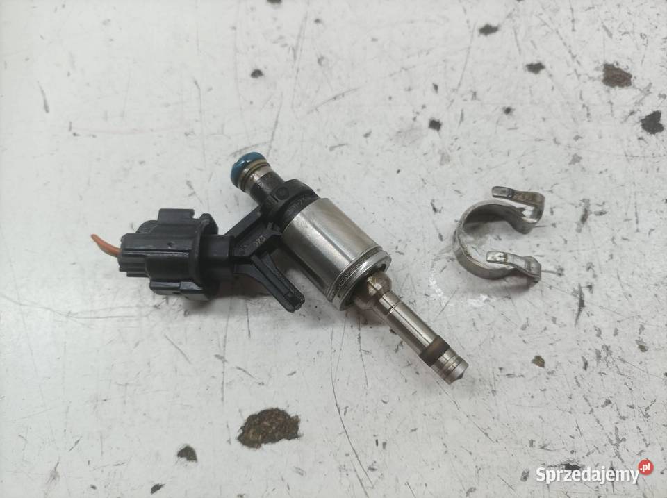 WTRYSKIWACZ 7591623 0261500073 80 16 VTI THP Rok produkcji 2012 świętokrzyskie