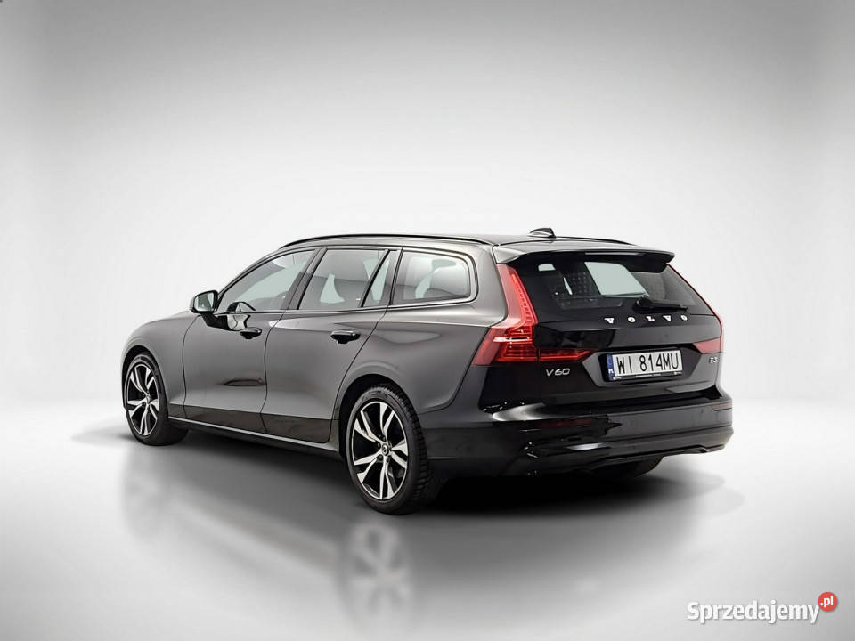 Volvo V60 B3 B Plus Dark aut Z Polskiego Salonu czarny Warszawa sprzedam