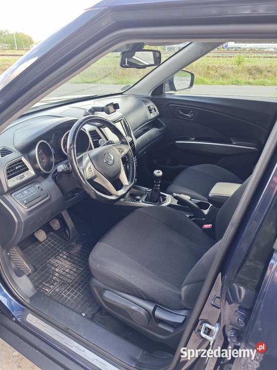Ssangyong Tivoli 16 eXGi 128 Rok produkcji 2015 łódzkie Drzewica