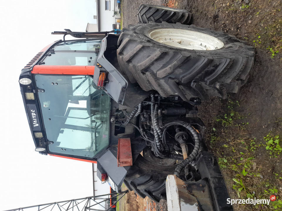 Ciągnik Valtra 6250 przyczepa leśna 4768