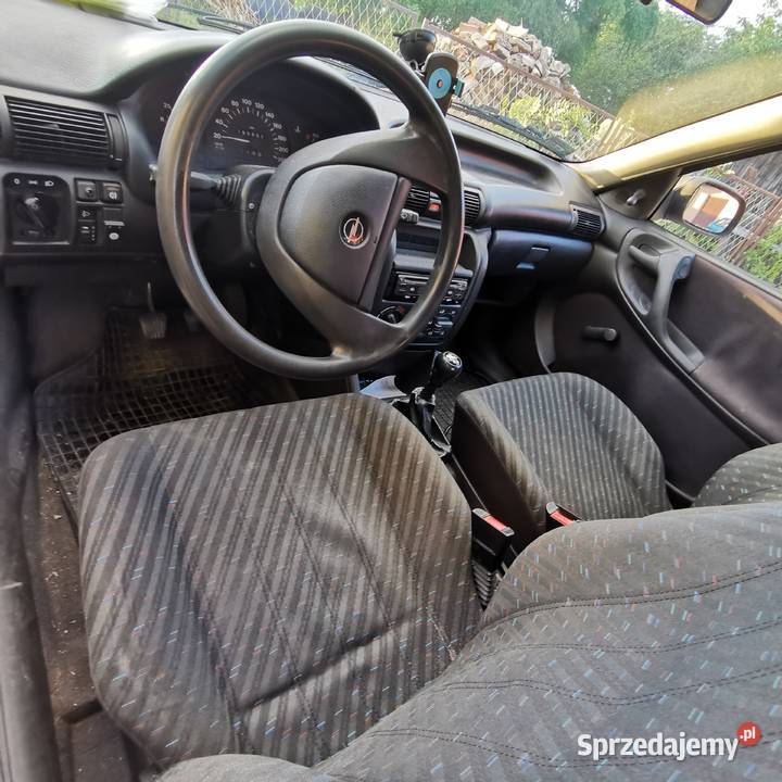 Zadbany opel Astra f 14 8v z gazem Annopol