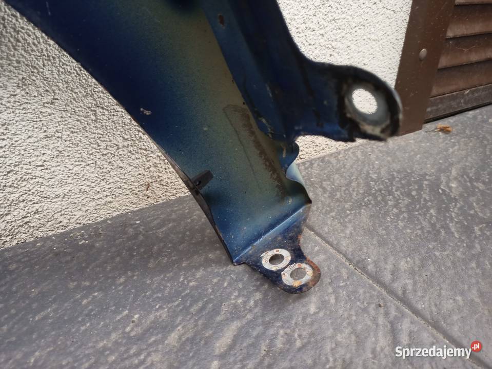 VW Golf V 5 błotnik przedni prawy granatowy LD5Q Sieradz